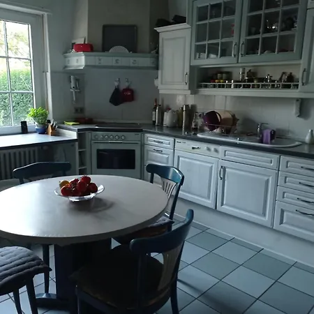 Im Mit Grossem Garten Und Parkplatz Kwatera prywatna *