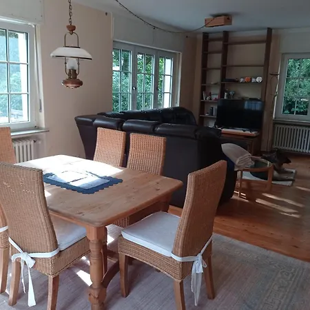 Im Mit Grossem Garten Und Parkplatz Homestay Reckershausen