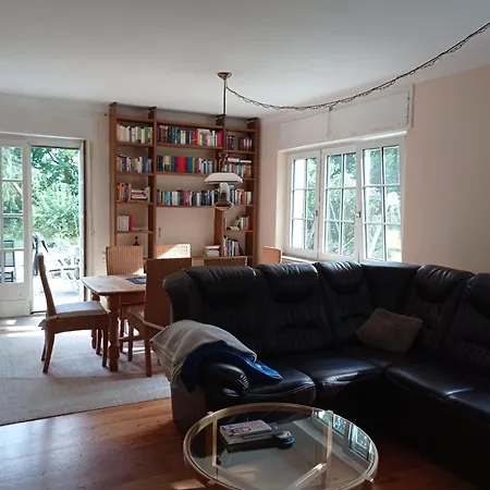 Im Mit Grossem Garten Und Parkplatz Kwatera prywatna